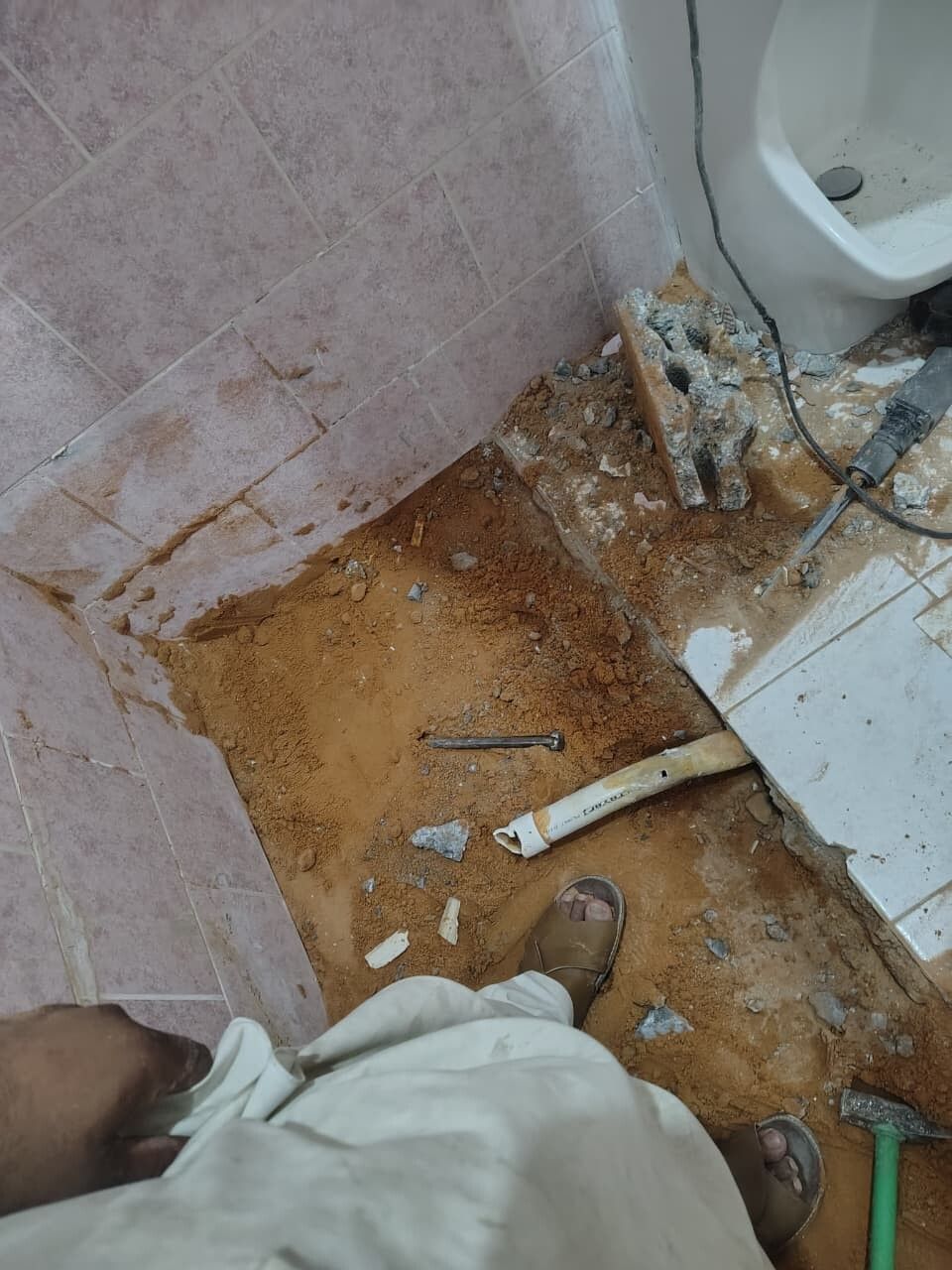 تكسير وترميم الحمامات والمطابخ والبيوت